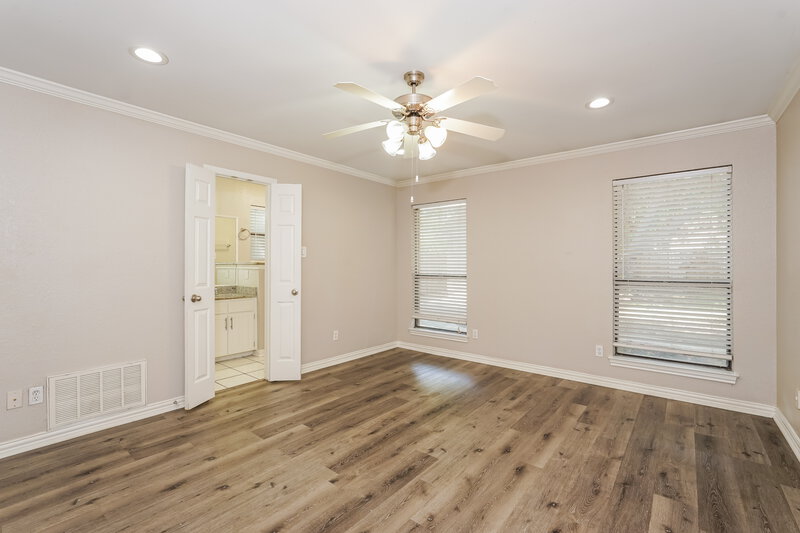 2,415/Mo, 905 Thistle Ridge Ct Arlington, TX 76017 Main Bedroom View