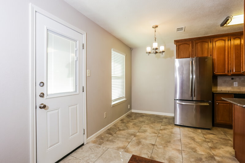 1,960/Mo, 5907 Willow Crest Dr Arlington, TX 76017 Dining Room View