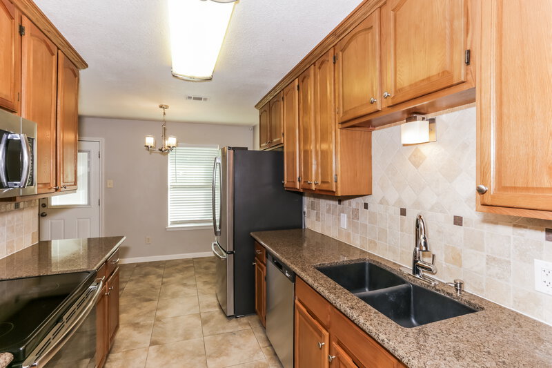 1,960/Mo, 5907 Willow Crest Dr Arlington, TX 76017 Kitchen View 2