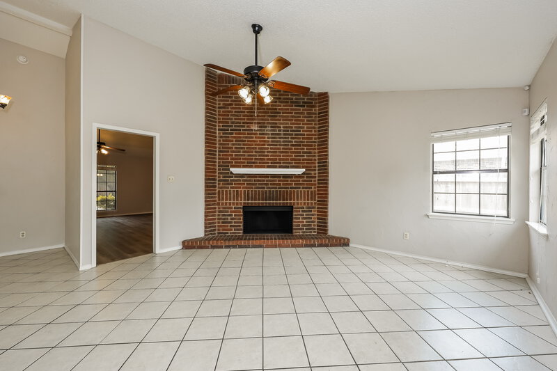 2,375/Mo, 5215 Nocona Lane Arlington, TX 76018 Living Room View