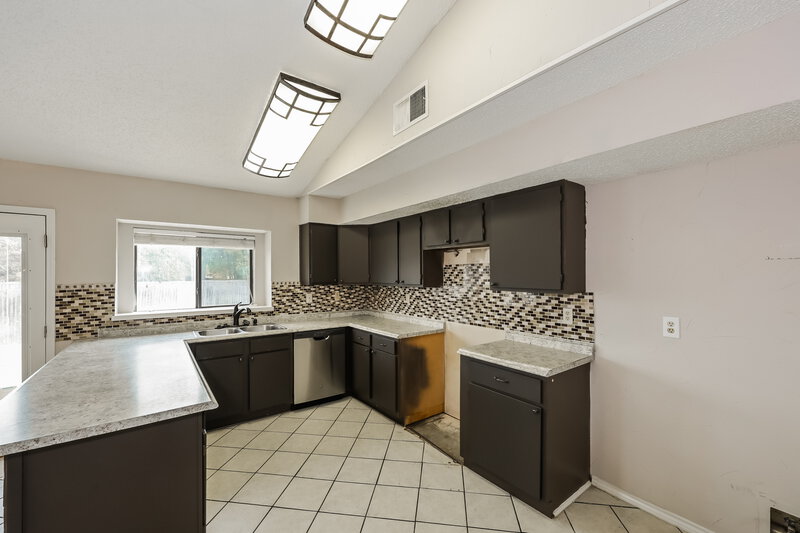 2,375/Mo, 5215 Nocona Lane Arlington, TX 76018 Kitchen View