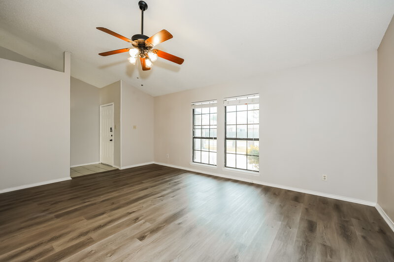 2,375/Mo, 5215 Nocona Lane Arlington, TX 76018 Family Room View 2
