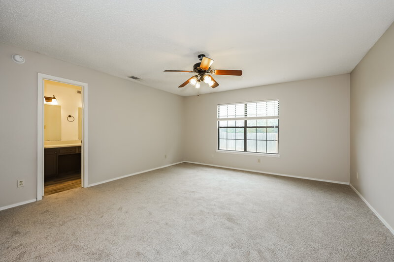 2,375/Mo, 5215 Nocona Lane Arlington, TX 76018 Main Bedroom View