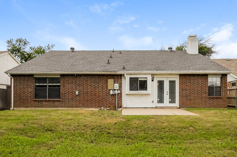 2,375/Mo, 5215 Nocona Lane Arlington, TX 76018 Rear View 2