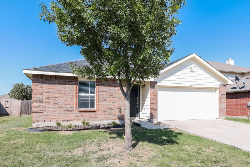 2,105/Mo, 12025 Arbor Lake Rd Rhome, TX 76078 Front View