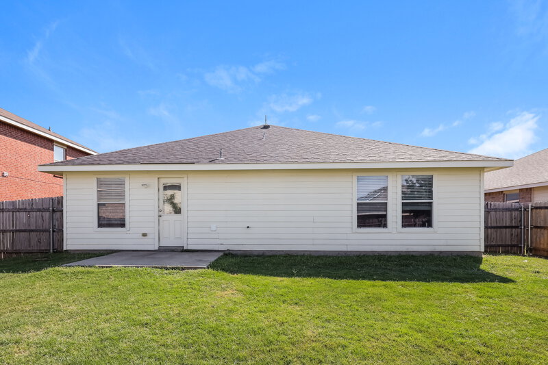 2,105/Mo, 12025 Arbor Lake Rd Rhome, TX 76078 Rear View