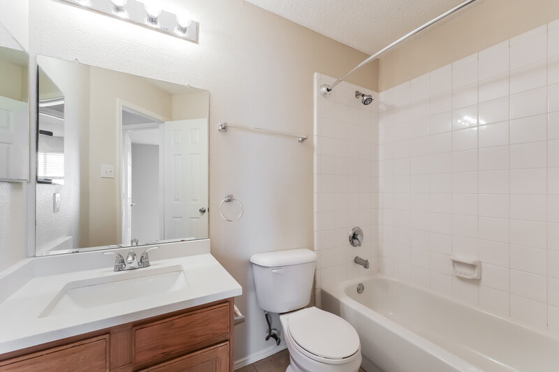 1,785/Mo, 1622 Red Oak Trl Anna, TX 75409 Bathroom View