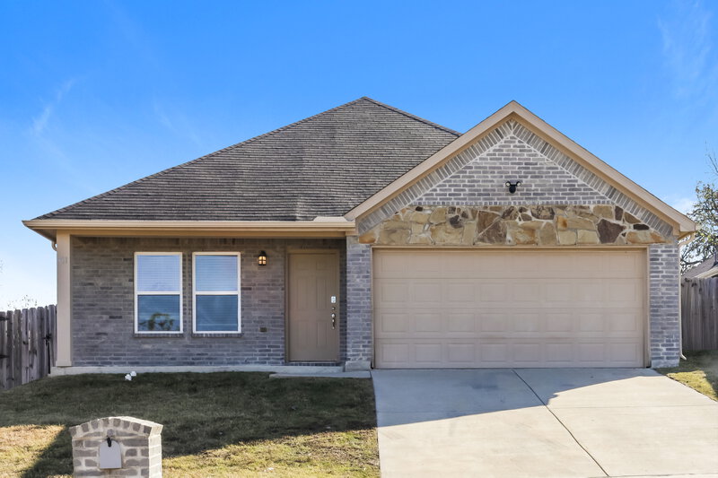 1,825/Mo, 811 N Ridge White Settlement, TX 76108 External View