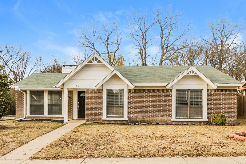 2,120/Mo, 907 Cedar Run Dr Duncanville, TX 75137 External View