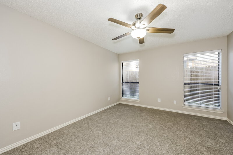 2,120/Mo, 907 Cedar Run Dr Duncanville, TX 75137 Main Bedroom View