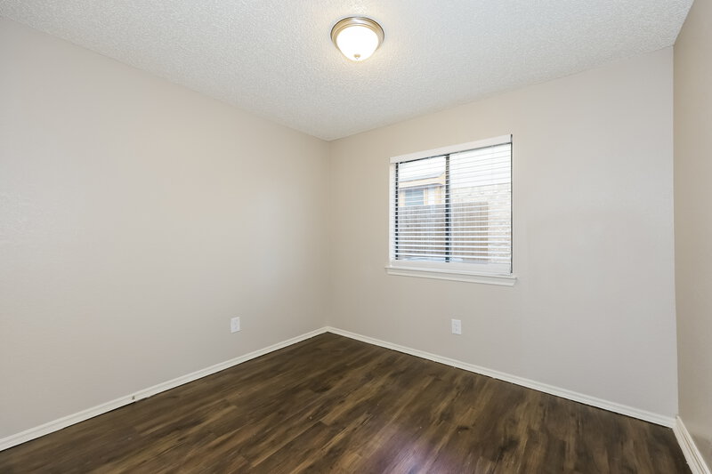 2,120/Mo, 907 Cedar Run Dr Duncanville, TX 75137 Bedroom View 3