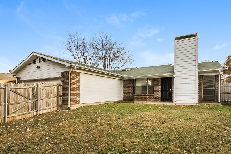 2,120/Mo, 907 Cedar Run Dr Duncanville, TX 75137 Rear View