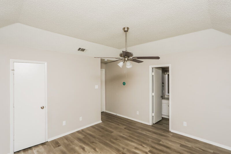 2,290/Mo, 1011 Brookside Dr Cedar Hill, TX 75104 Main Bedroom View 2