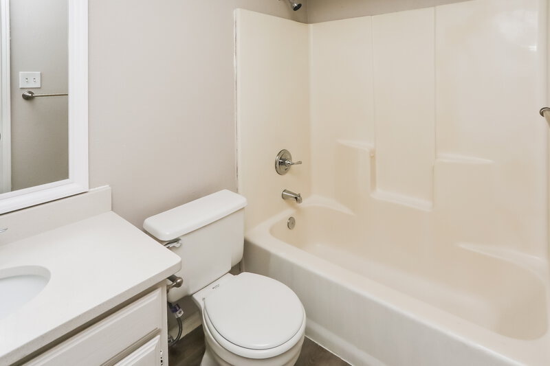2,290/Mo, 1011 Brookside Dr Cedar Hill, TX 75104 Bathroom View
