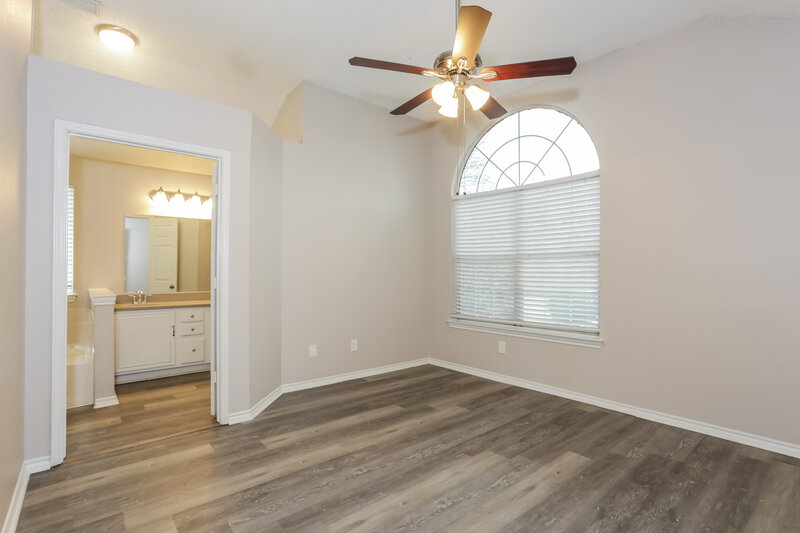 2,395/Mo, 208 Chamblin Dr Cedar Hill, TX 75104 Main Bedroom View