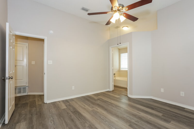 2,395/Mo, 208 Chamblin Dr Cedar Hill, TX 75104 Main Bedroom View 2