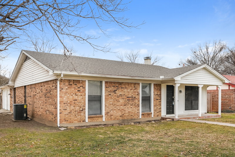 1,935/Mo, 6628 Brookdale Dr Watauga, TX 76148 Front View