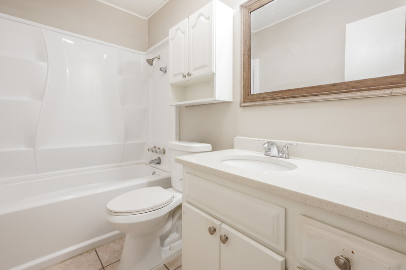 1,935/Mo, 6628 Brookdale Dr Watauga, TX 76148 Bathroom View 2