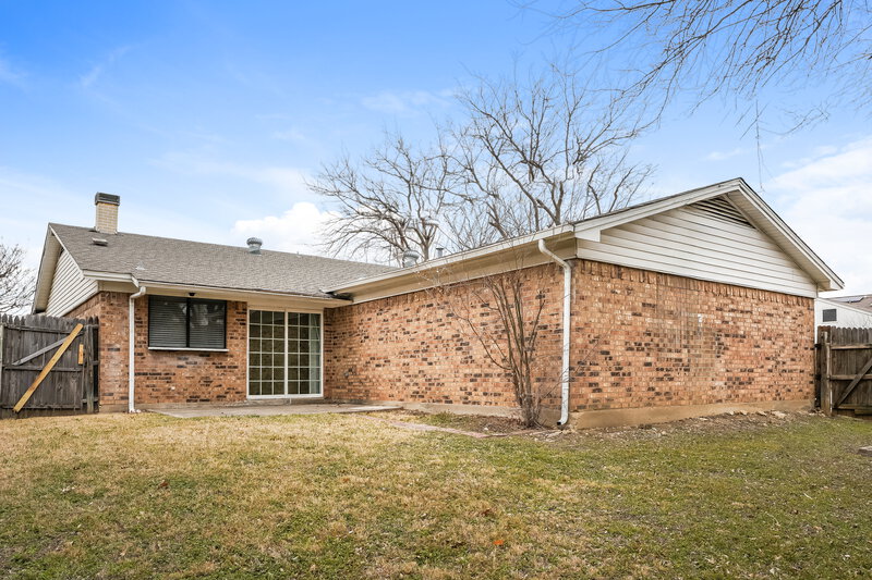 1,935/Mo, 6628 Brookdale Dr Watauga, TX 76148 Rear View