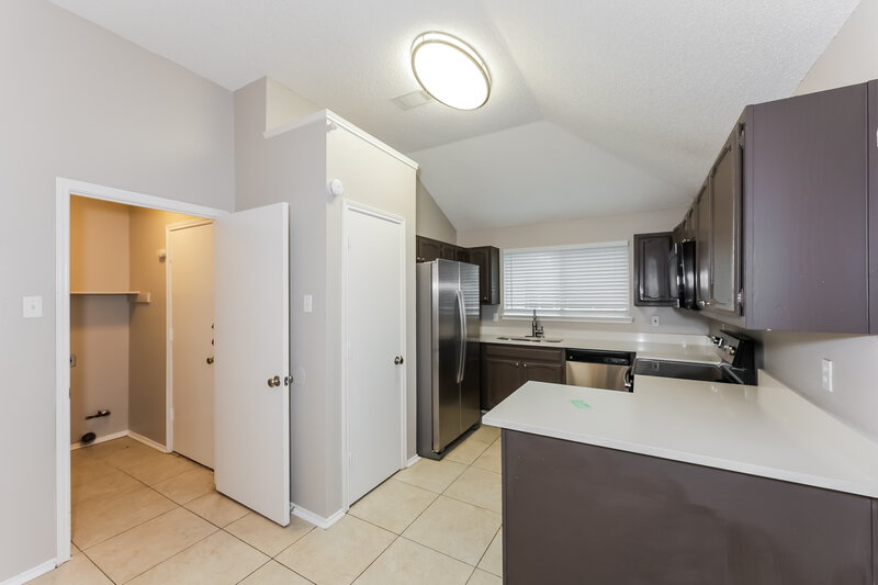 2,085/Mo, 1501 Juniper Ln Mesquite, TX 75149 Kitchen View 2