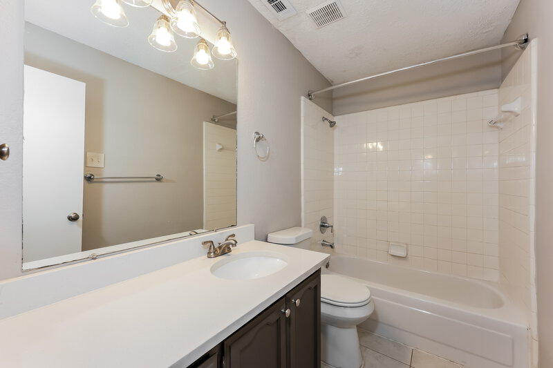 2,085/Mo, 1501 Juniper Ln Mesquite, TX 75149 Bathroom View