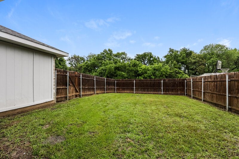 2,085/Mo, 1501 Juniper Ln Mesquite, TX 75149 Backyard View