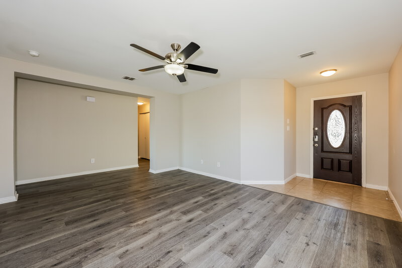 2,270/Mo, 721 King St Cedar Hill, TX 75104 Living Room View