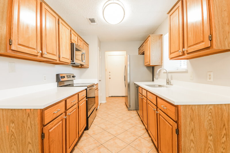 2,175/Mo, 6227 Arrowwood Drive Arlington, TX 76001 Kitchen View