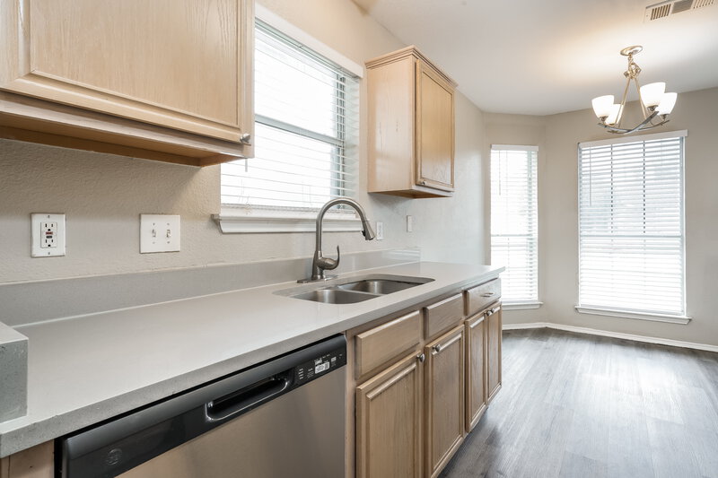 1,815/Mo, 1213 Misty Meadow Dr Midlothian, TX 76065 Kitchen View