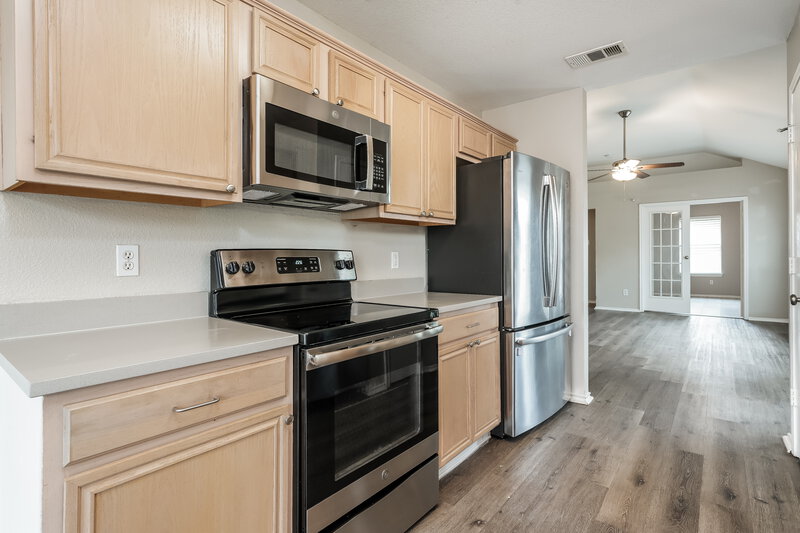 1,815/Mo, 1213 Misty Meadow Dr Midlothian, TX 76065 Kitchen View 2