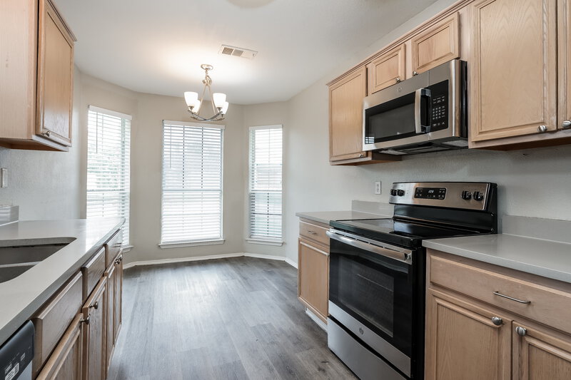 1,815/Mo, 1213 Misty Meadow Dr Midlothian, TX 76065 Kitchen View 3