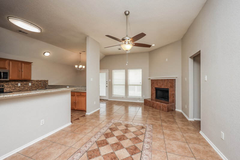 2,355/Mo, 107 Vine St Glenn Heights, TX 75154 Living Room View