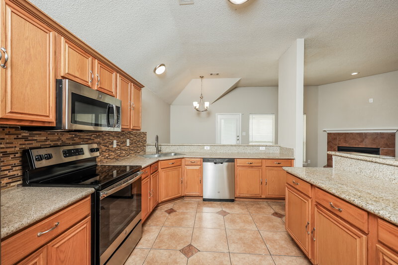 2,355/Mo, 107 Vine St Glenn Heights, TX 75154 Kitchen View 2
