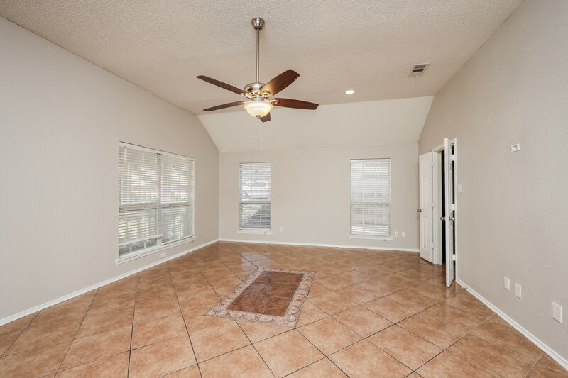 2,355/Mo, 107 Vine St Glenn Heights, TX 75154 Office View