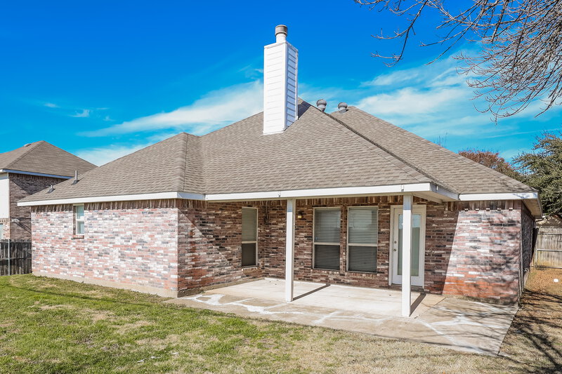 2,355/Mo, 107 Vine St Glenn Heights, TX 75154 Rear View 2