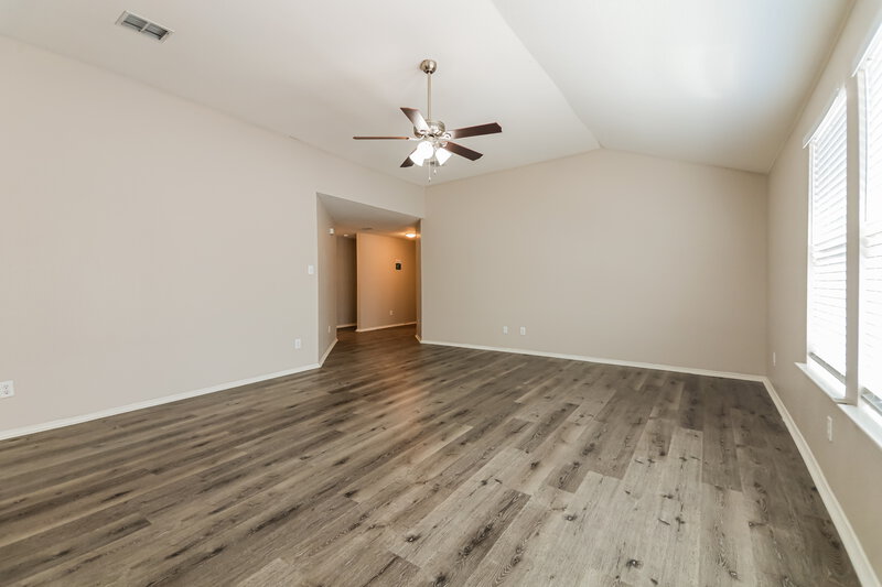 1,835/Mo, 1410 Post Oak Trl Anna, TX 75409 Living Room View 3
