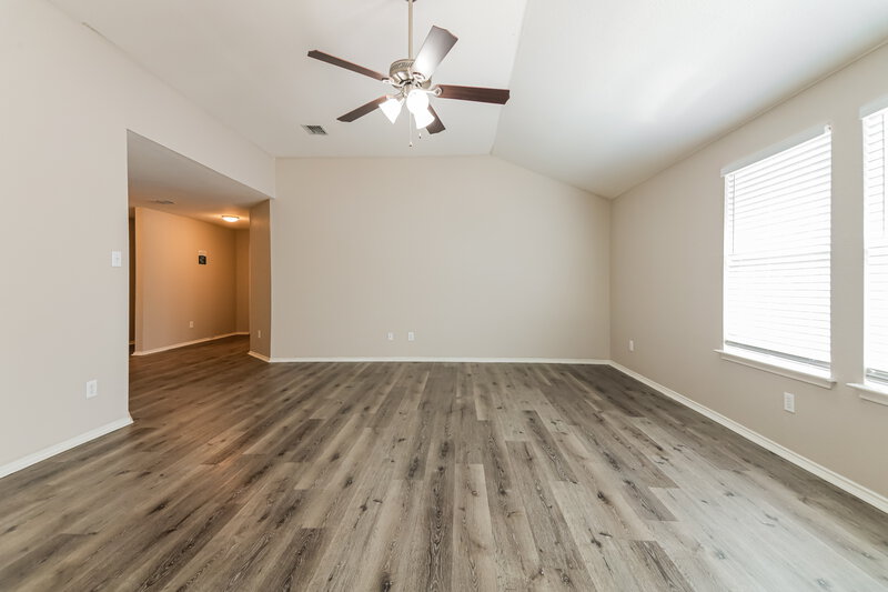 1,835/Mo, 1410 Post Oak Trl Anna, TX 75409 Living Room View 4