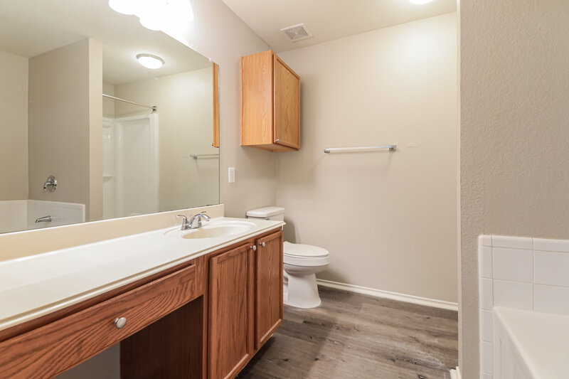 1,835/Mo, 1410 Post Oak Trl Anna, TX 75409 Main Bathroom View