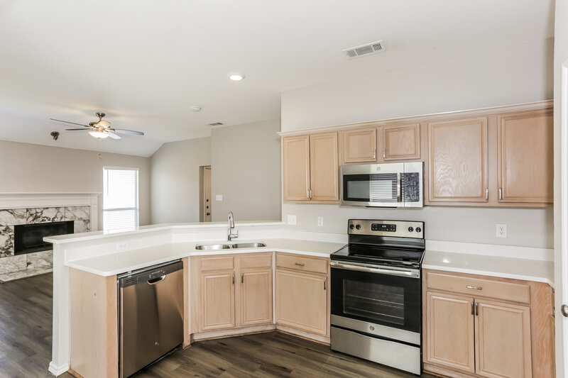 3,000/Mo, 2823 Saint Martin Lancaster, TX 75146 Kitchen View 2