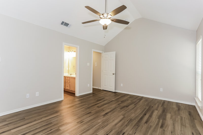 3,000/Mo, 2823 Saint Martin Lancaster, TX 75146 Main Bedroom View