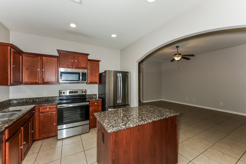 2,015/Mo, 4144 Tower Ln Crowley, TX 76036 Kitchen View