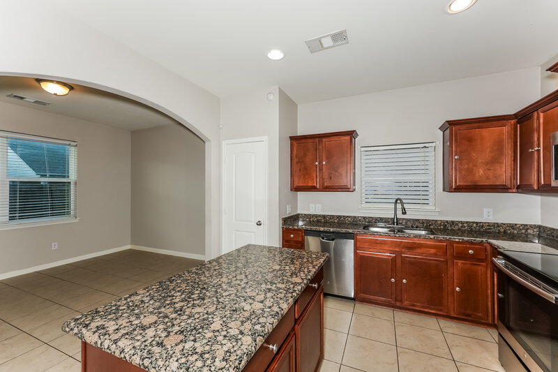 2,015/Mo, 4144 Tower Ln Crowley, TX 76036 Kitchen View 2