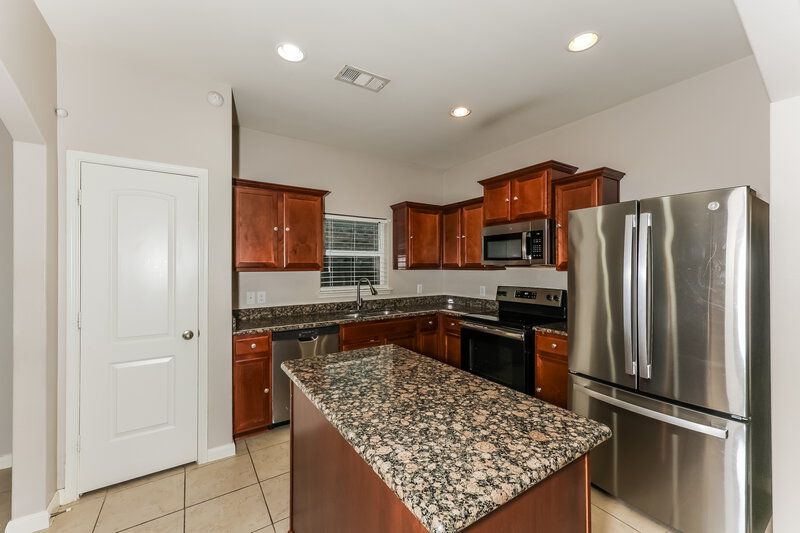 2,015/Mo, 4144 Tower Ln Crowley, TX 76036 Kitchen View 3