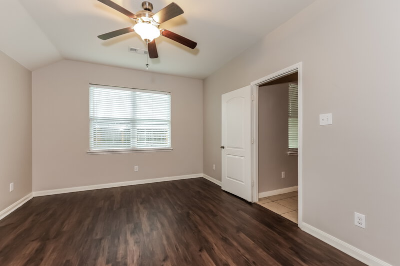 2,035/Mo, 4144 Tower Ln Crowley, TX 76036 Main Bedroom View
