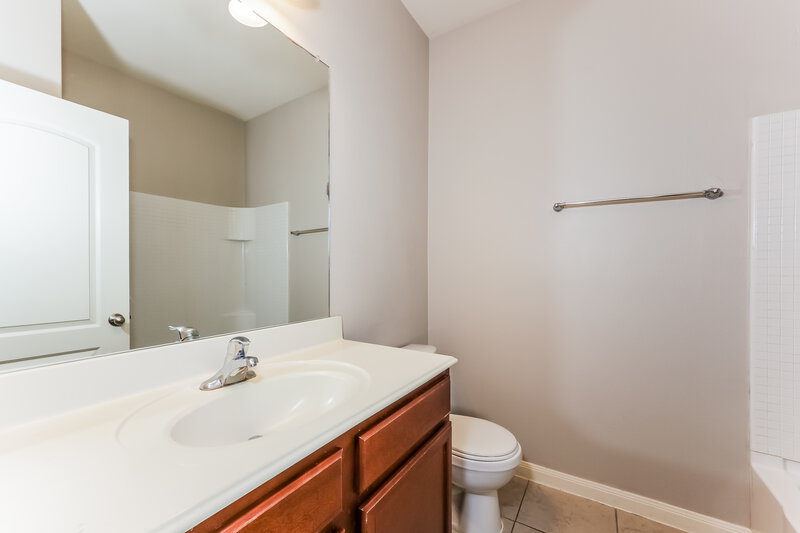 2,015/Mo, 4144 Tower Ln Crowley, TX 76036 Bathroom View