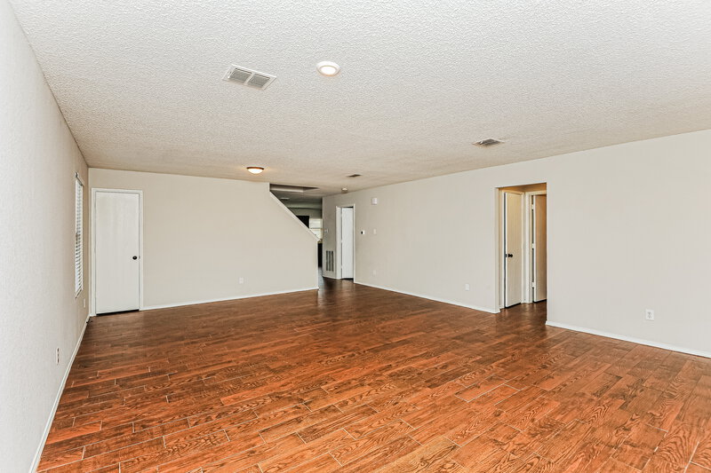 2,590/Mo, 8705 Stonebriar Ln Fort Worth, TX 76123 Living Room View 4