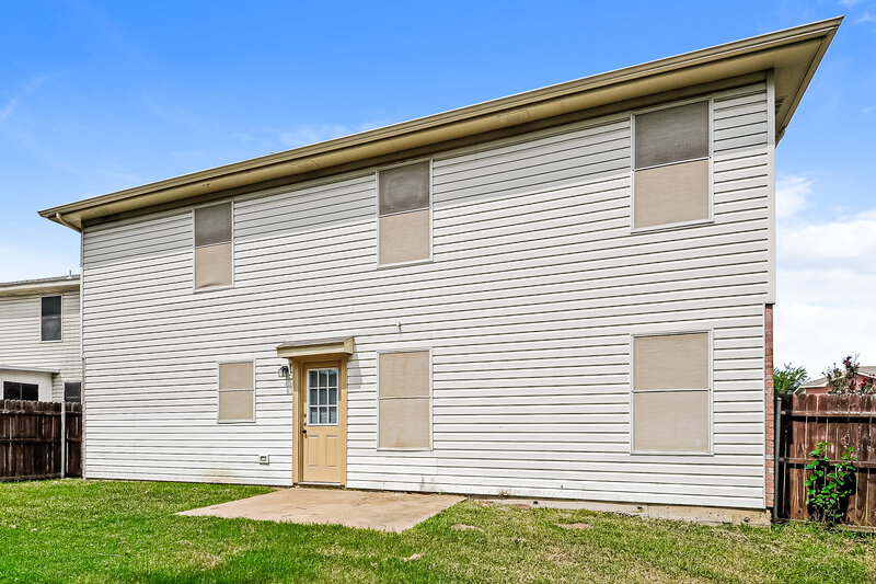 2,590/Mo, 8705 Stonebriar Ln Fort Worth, TX 76123 Rear View