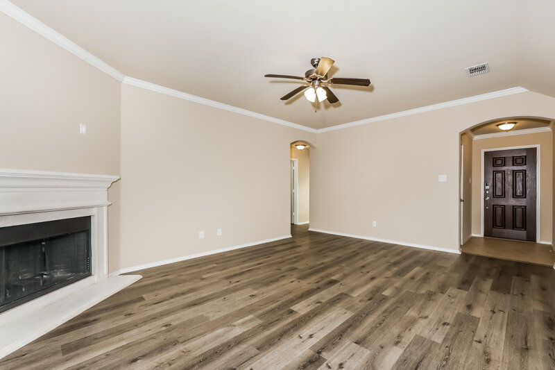 2,135/Mo, 517 Pawnee St Cross Roads, TX 76227 Living Room View