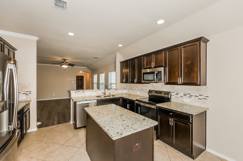 2,135/Mo, 517 Pawnee St Cross Roads, TX 76227 Kitchen View 2