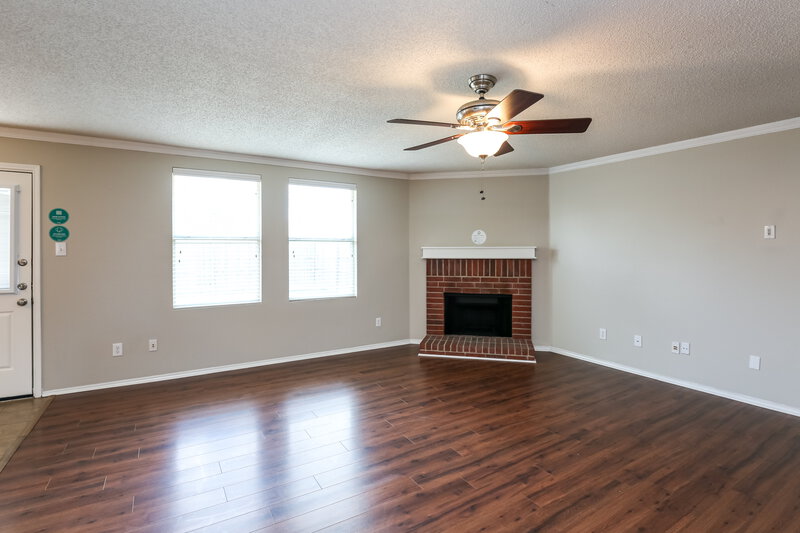 2,270/Mo, 1705 Hickory Creek Ln Rockwall, TX 75032 Living Room View
